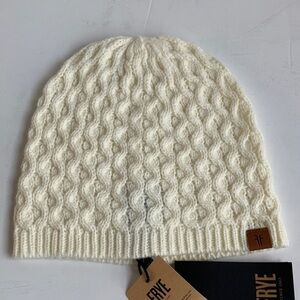 Frye off white cable knit beanie winter hat